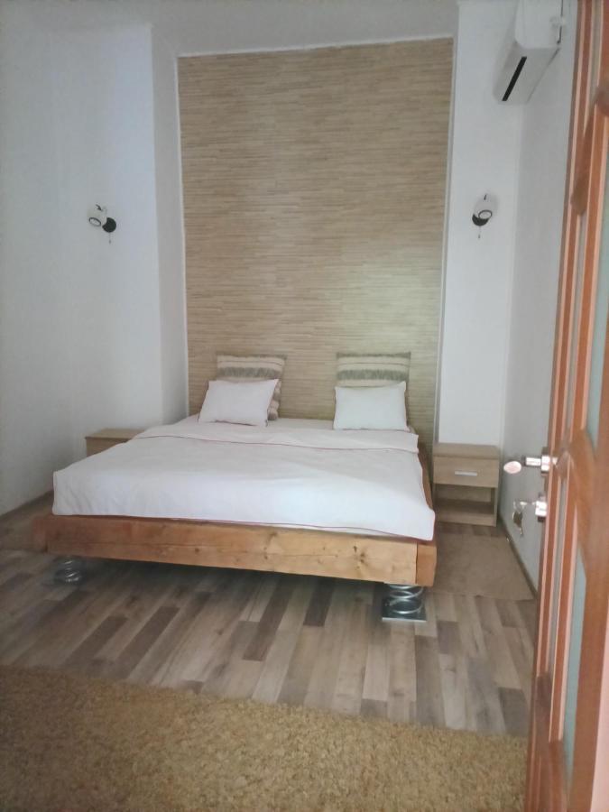 Luta Studio Bucarest Extérieur photo